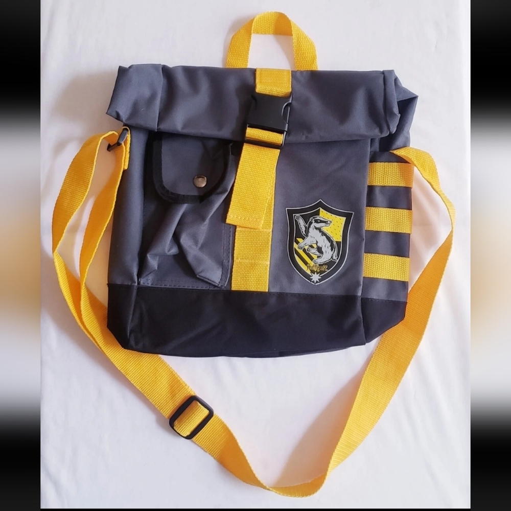 Harry Potter Hufflepuff Wizard Messenger Book Bag/Purse Crossbody Gray Yellow